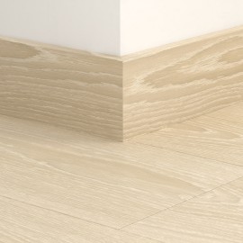 МДФ плинтус Quick-Step Parquet Дуб морозный бежевый QSPSKR05799 в цвет декора ламината CLH5799