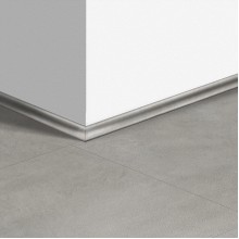 Виниловый плинтус Quick-Step скоция Бетон тёплый серый (Warm gray concrete) QSVSCOT40050 (AMCL40050 AMGP40050) 17 x 17 мм